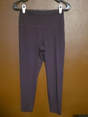 Old Navy Active High-Rise Leggings in Deep Plum L